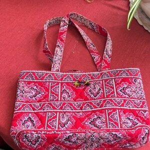 Vera Bradley frankly scarlet tic tac toe tote bag with toggle closure